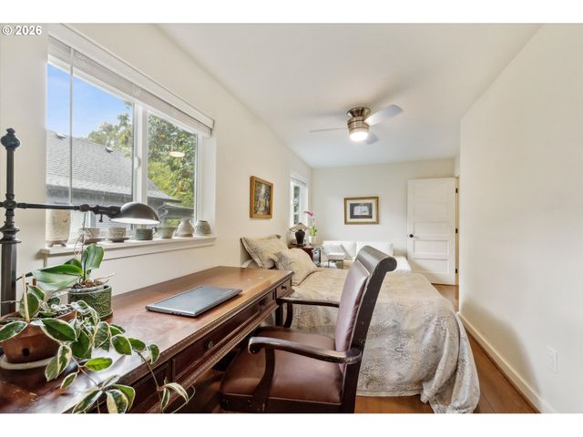 5812 N SYRACUSE St, Portland, OR 97203