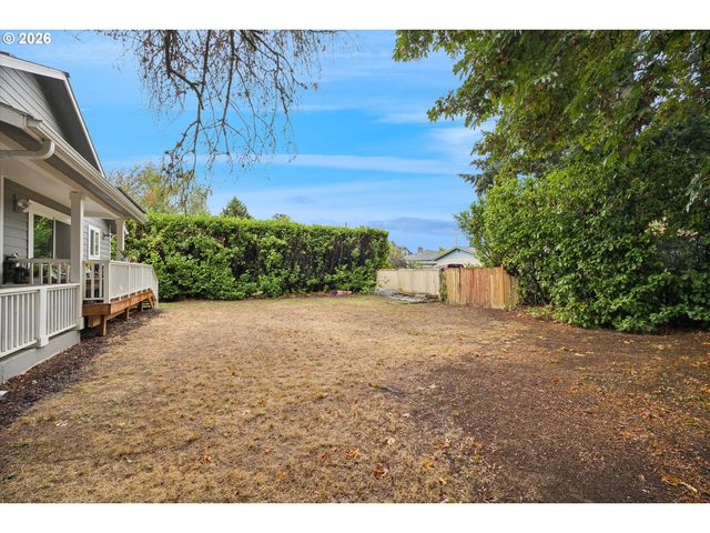 5812 N SYRACUSE St, Portland, OR 97203