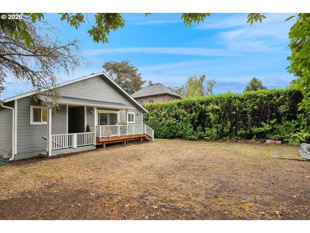 5812 N SYRACUSE St, Portland, OR 97203