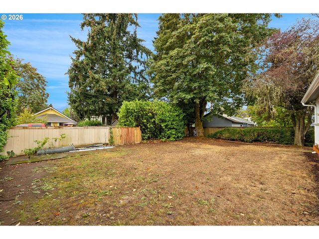 5812 N SYRACUSE St, Portland, OR 97203