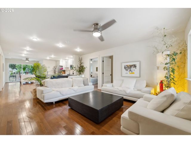 5812 N SYRACUSE St, Portland, OR 97203