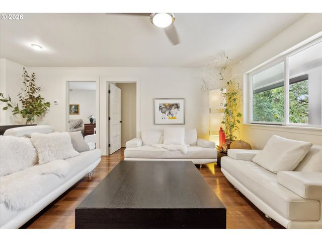 5812 N SYRACUSE St, Portland, OR 97203