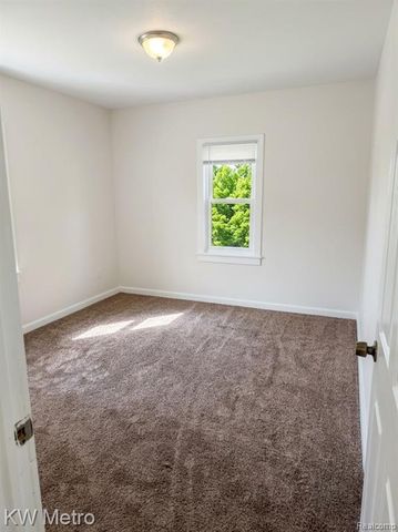 16517 Chatham Street, Detroit, MI 48219