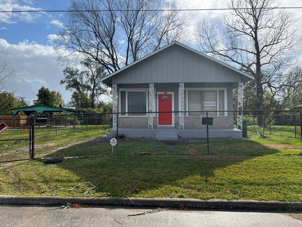 1030 Sherman Street, Beaumont, TX 77701