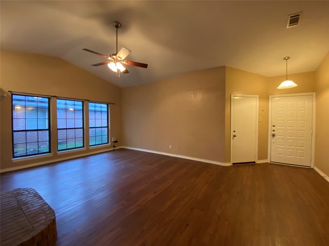 713 Mack Drive, Denton, TX 76209