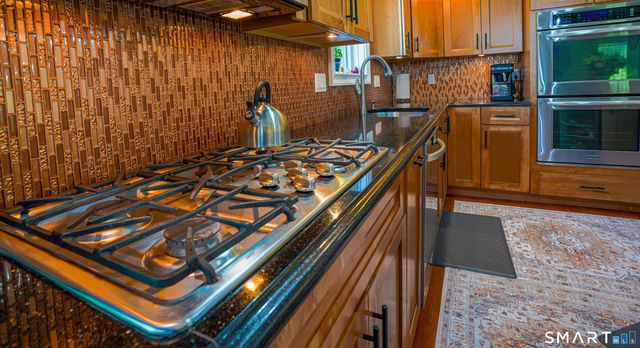 16 John Henry Lane, Milford, CT 06461