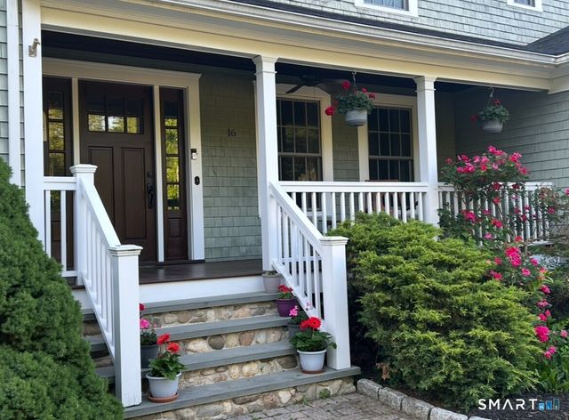 16 John Henry Lane, Milford, CT 06461