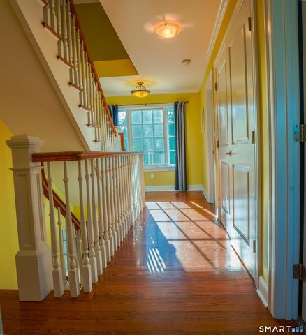 16 John Henry Lane, Milford, CT 06461