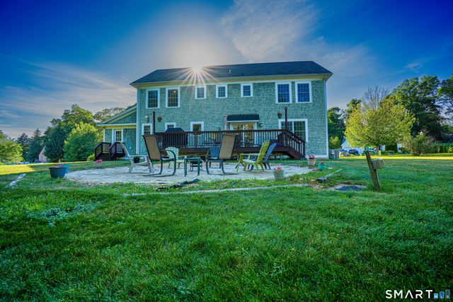 16 John Henry Lane, Milford, CT 06461