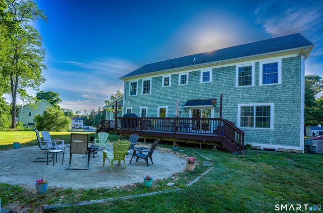 16 John Henry Lane, Milford, CT 06461