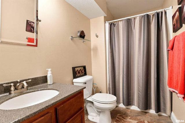 11217 N Oakwood Dr Unit 24, Peoria, IL 61615