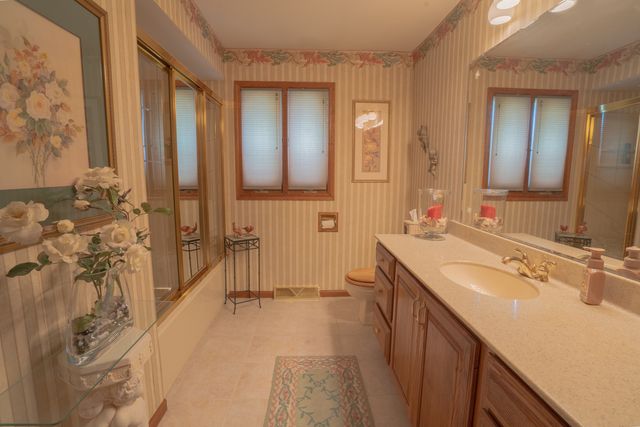 10524 S Michael Drive, Palos Hills, IL 60465