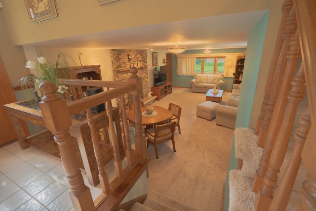 10524 S Michael Drive, Palos Hills, IL 60465