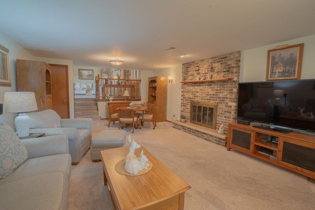 10524 S Michael Drive, Palos Hills, IL 60465