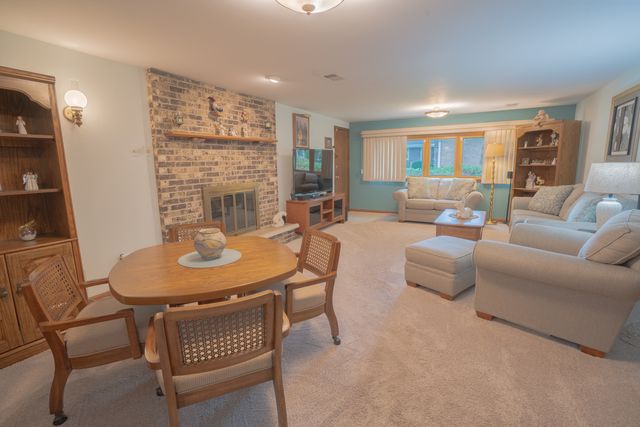 10524 S Michael Drive, Palos Hills, IL 60465