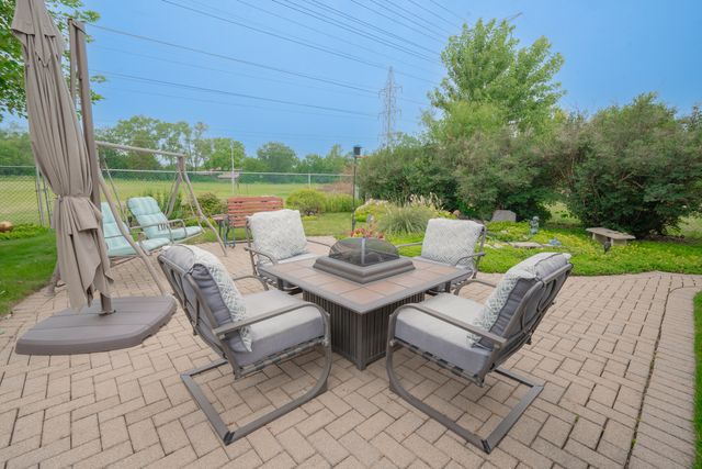 10524 S Michael Drive, Palos Hills, IL 60465
