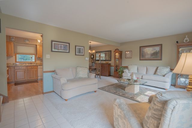 10524 S Michael Drive, Palos Hills, IL 60465