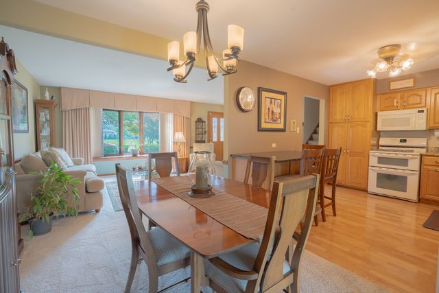 10524 S Michael Drive, Palos Hills, IL 60465