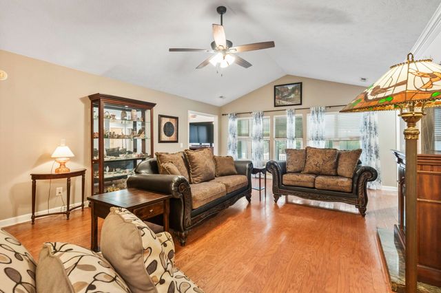 155 Retreat Pl., Little River, SC 29566