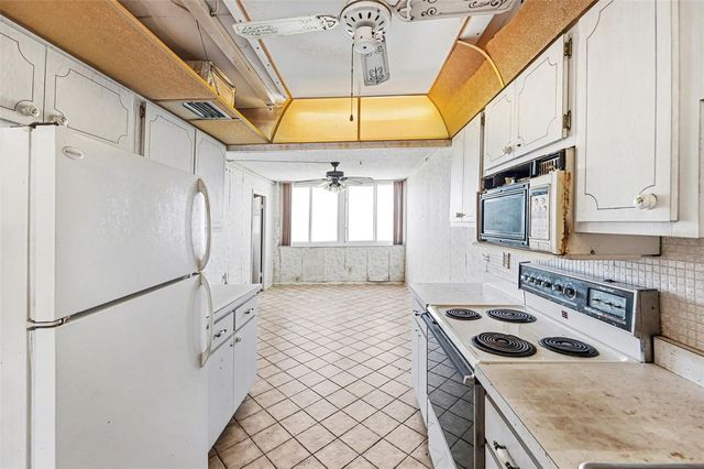 4715 BAY STREET NE 232, St Petersburg, FL 33703