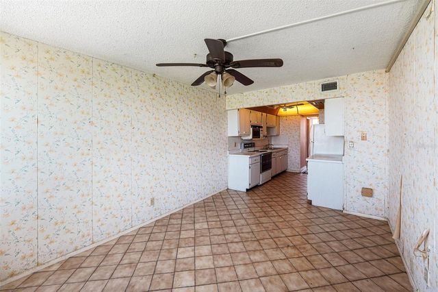 4715 BAY STREET NE 232, St Petersburg, FL 33703