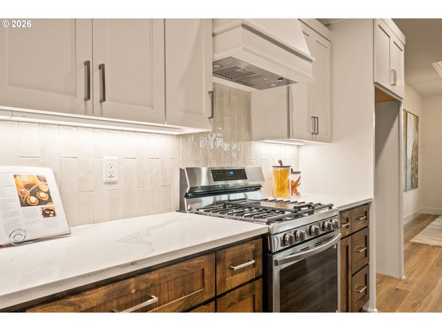 315 Ne Clay St, Sublimity, OR 97385