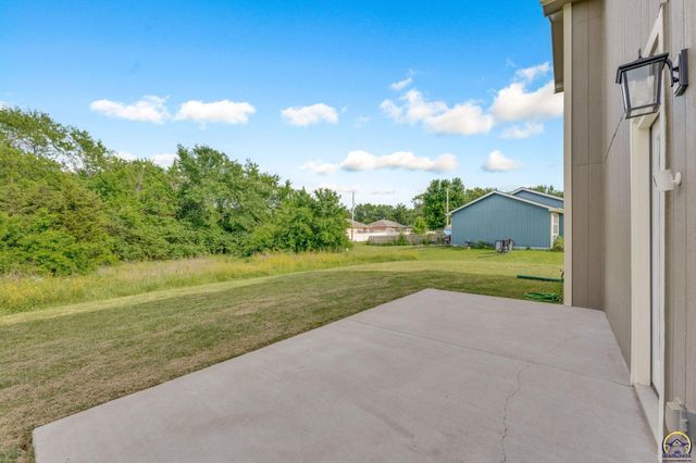 3322 SE Long ST, Topeka, KS 66605