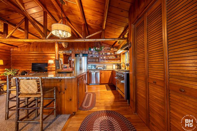 28 Moir Road, Saranac Lake, NY 12983