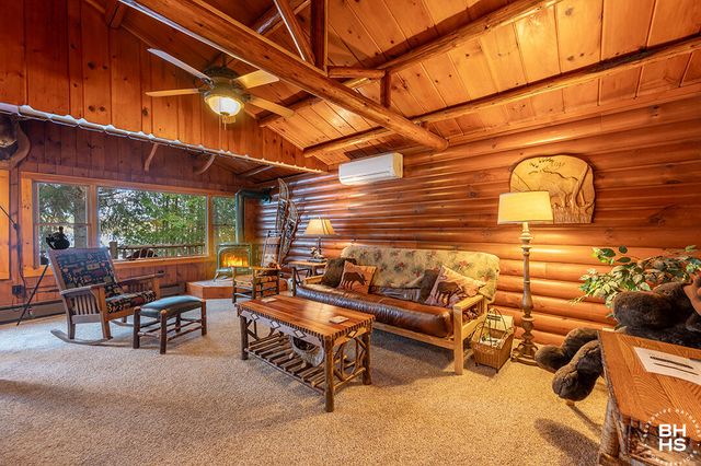 28 Moir Road, Saranac Lake, NY 12983