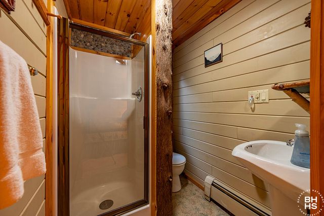 28 Moir Road, Saranac Lake, NY 12983