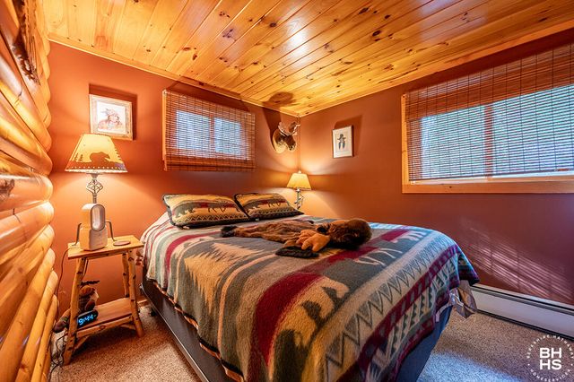 28 Moir Road, Saranac Lake, NY 12983