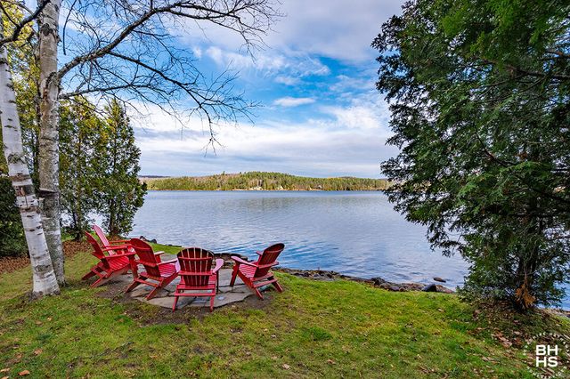 28 Moir Road, Saranac Lake, NY 12983