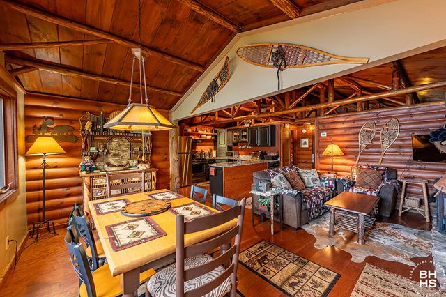 28 Moir Road, Saranac Lake, NY 12983