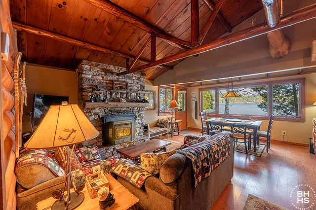 28 Moir Road, Saranac Lake, NY 12983