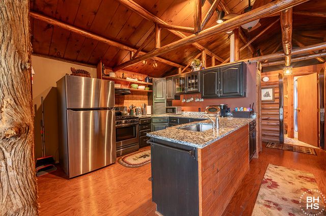 28 Moir Road, Saranac Lake, NY 12983