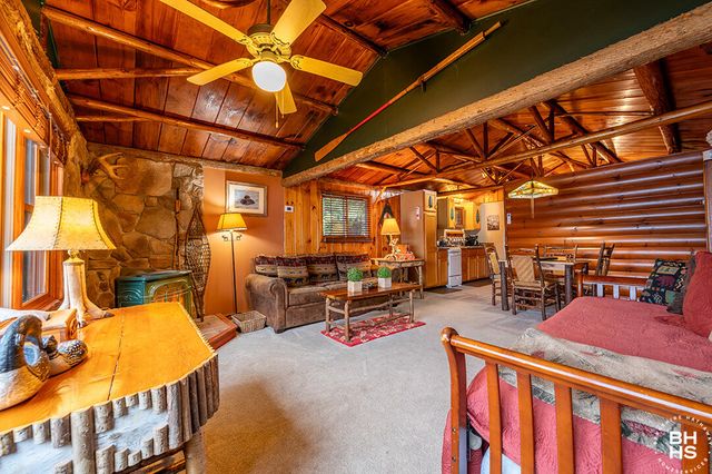 28 Moir Road, Saranac Lake, NY 12983