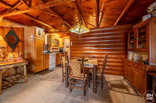 28 Moir Road, Saranac Lake, NY 12983