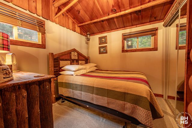 28 Moir Road, Saranac Lake, NY 12983