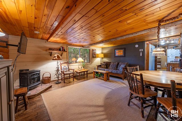 28 Moir Road, Saranac Lake, NY 12983