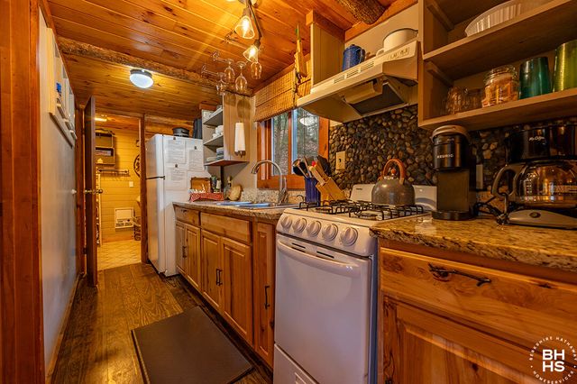 28 Moir Road, Saranac Lake, NY 12983