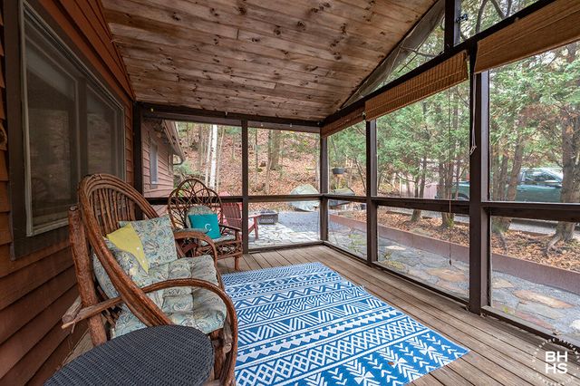 28 Moir Road, Saranac Lake, NY 12983