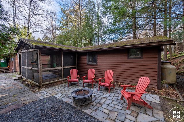 28 Moir Road, Saranac Lake, NY 12983