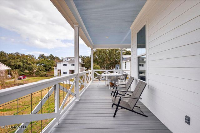 112 Cedar Avenue, Pass Christian, MS 39571