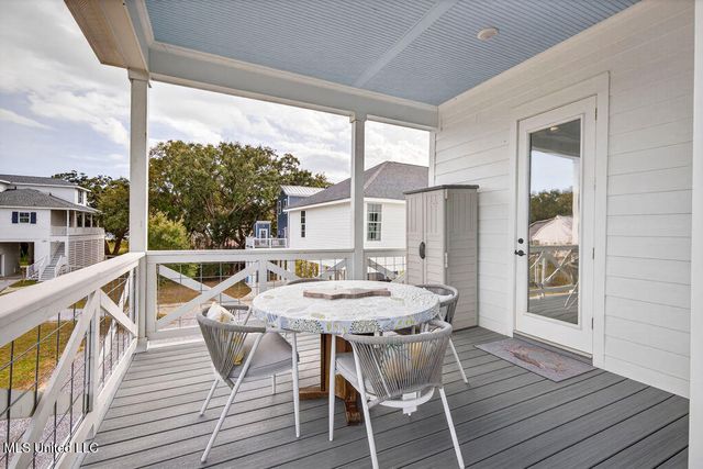 112 Cedar Avenue, Pass Christian, MS 39571