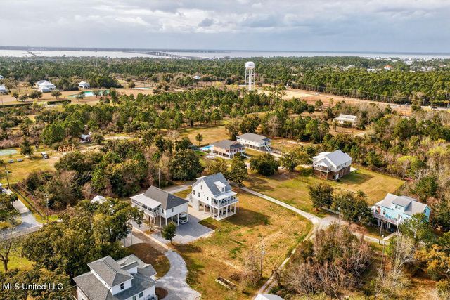 112 Cedar Avenue, Pass Christian, MS 39571