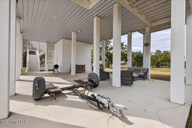 112 Cedar Avenue, Pass Christian, MS 39571