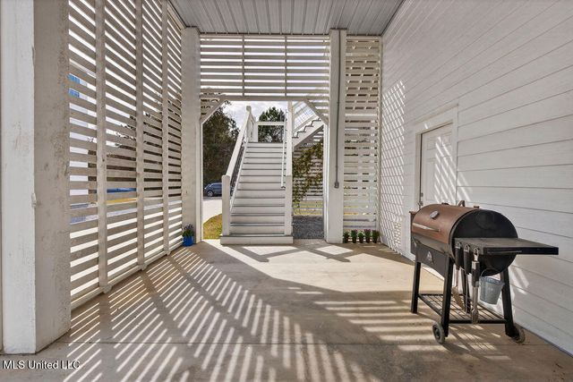 112 Cedar Avenue, Pass Christian, MS 39571