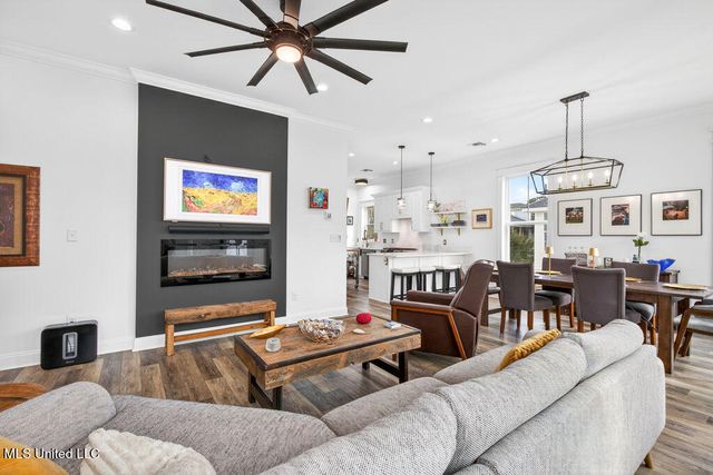 112 Cedar Avenue, Pass Christian, MS 39571