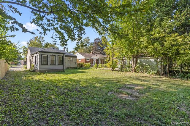 20232 Braile Street, Detroit, MI 48219