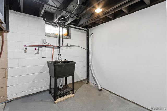 20232 Braile Street, Detroit, MI 48219